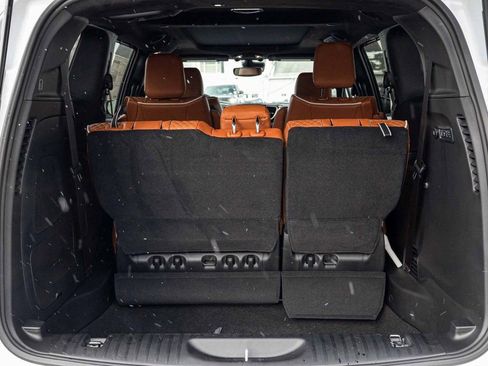 New 2026 Chrysler Pacifica Pinnacle image 32