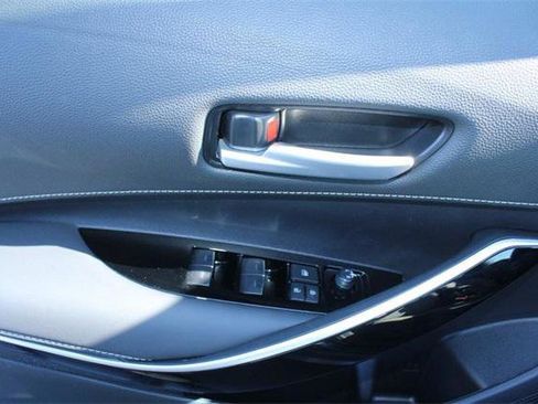 Certified 2025 Toyota Corolla XSE image 15