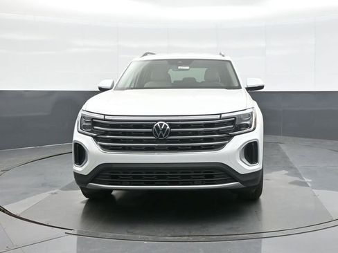 New 2026 Volkswagen Atlas SE image 2