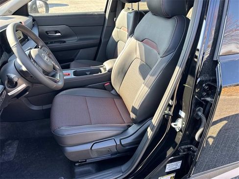 New 2026 Nissan Kicks SR image 23