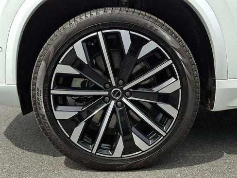 Used 2025 Volvo XC90 T8 Ultra w/ Protection Package Premier AWD/4WD image 8