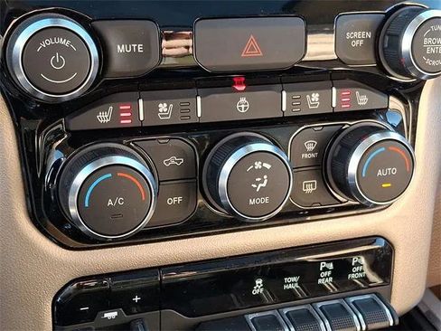 Certified 2020 RAM 1500 Laramie image 16