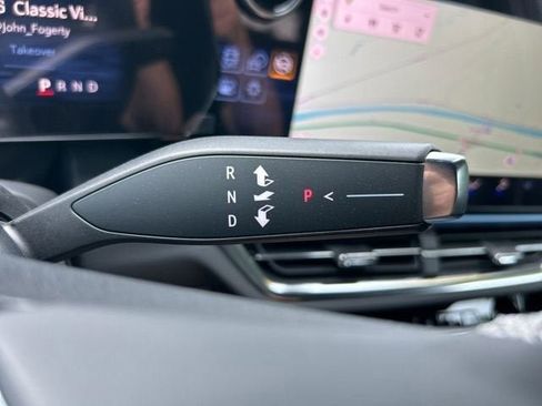 New 2025 Chevrolet Equinox EV LT image 17