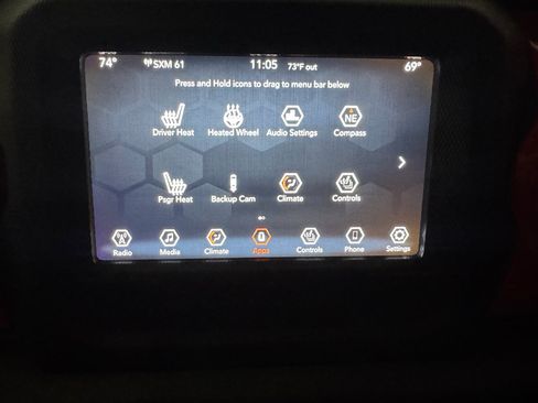 Used 2018 Jeep Wrangler Unlimited Sahara w/ Cold Weather Group AWD/4WD image 28