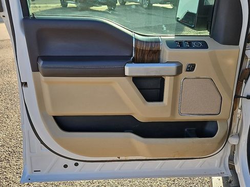 Used 2019 Ford F150 Lariat image 11