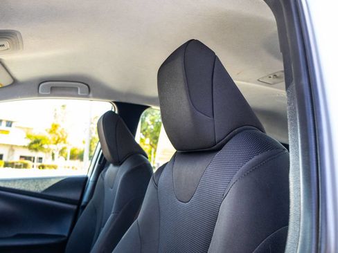 Used 2019 Toyota Prius L Eco w/ Carpet Mat Package FWD image 14