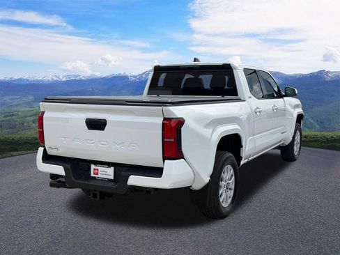 Used 2024 Toyota Tacoma SR5 AWD/4WD image 5