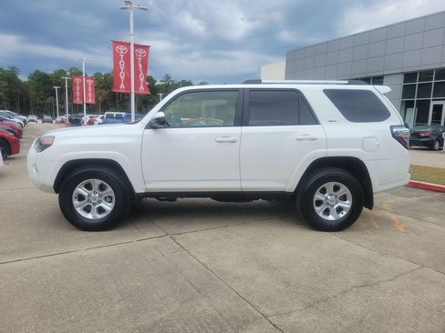 Used 2023 Toyota 4Runner SR5 RWD image 2