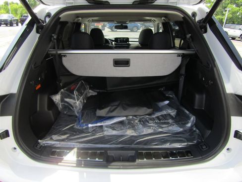 Used 2025 Mitsubishi Outlander 4WD Plug-In Hybrid image 36