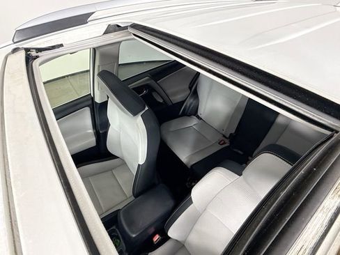 Used 2018 Toyota RAV4 XLE image 20