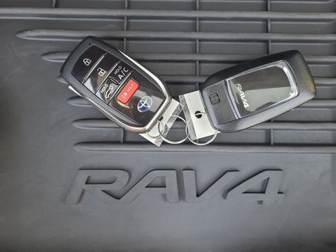 Certified 2022 Toyota RAV4 XSE w/ Premium Package AWD/4WD image 31