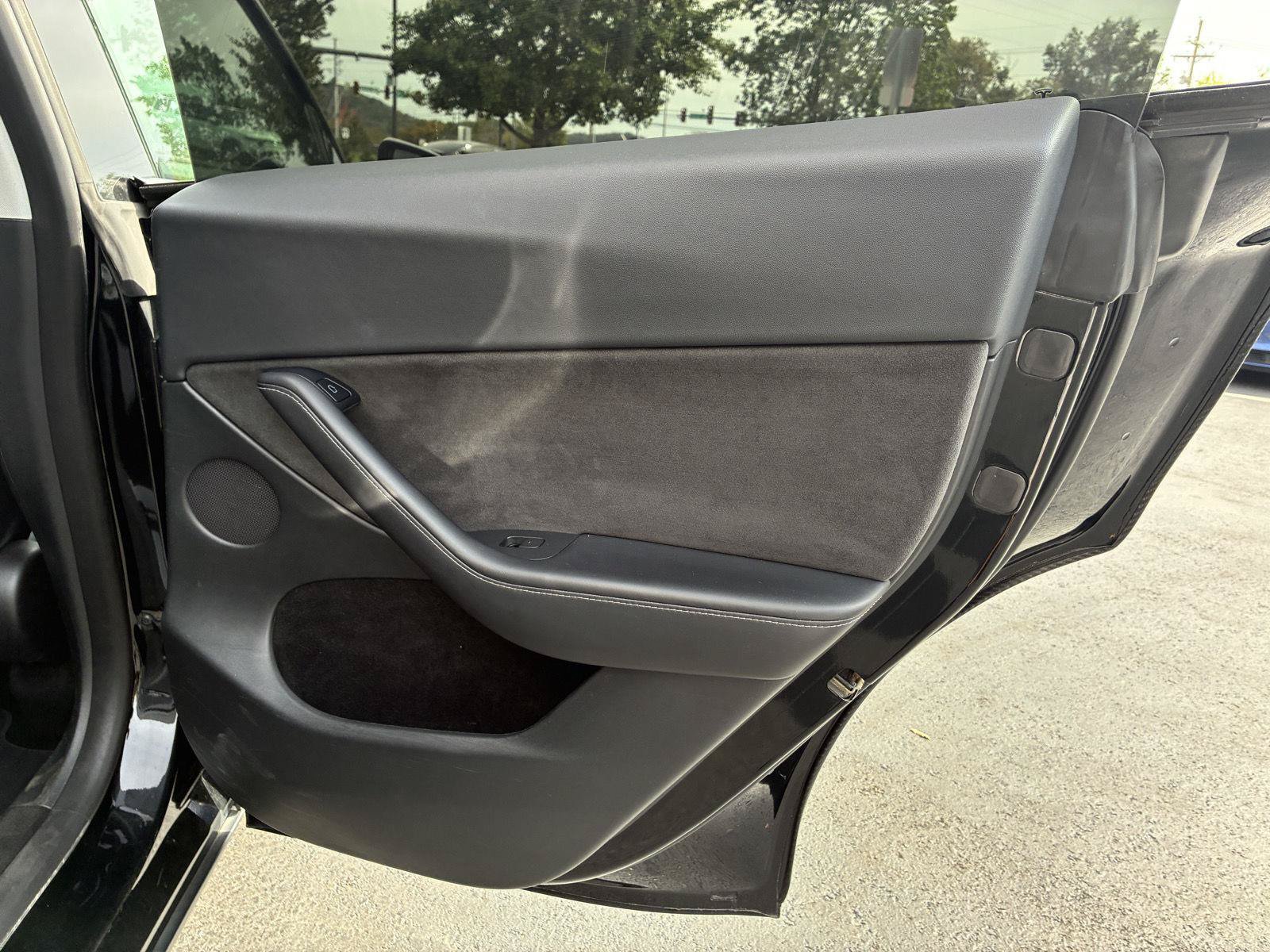 Used 2023 Tesla Model Y Performance AWD/4WD image 18