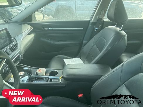 Used 2019 Nissan Altima 2.0 Platinum FWD image 10
