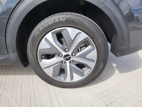 Used 2022 Kia Niro EX image 25