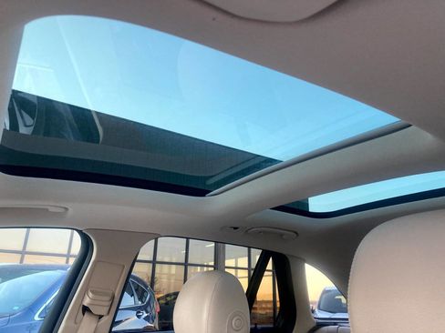 Used 2018 Mercedes-Benz GLC 300 4MATIC image 30