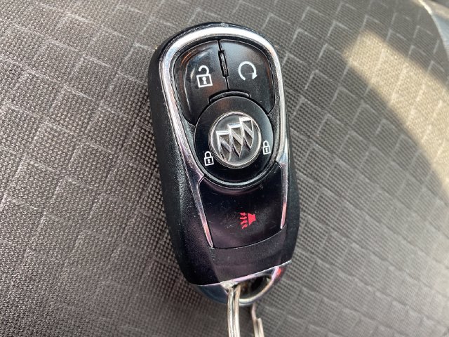 Used 2020 Buick Encore Preferred AWD/4WD image 24