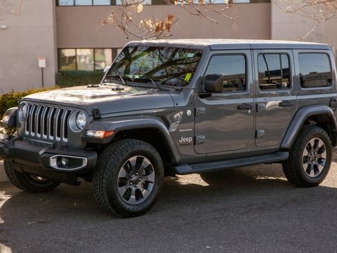 Used 2018 Jeep Wrangler Unlimited Sahara image 9