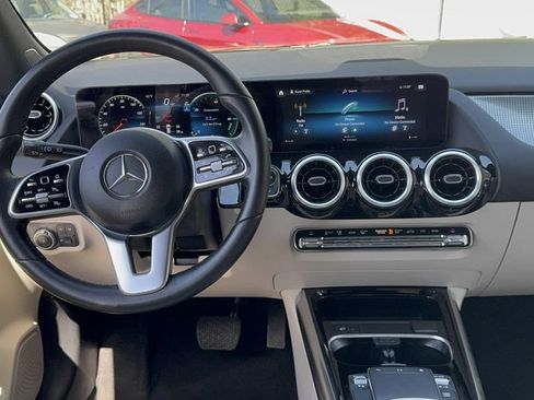 Used 2023 Mercedes-Benz GLA 250 image 11