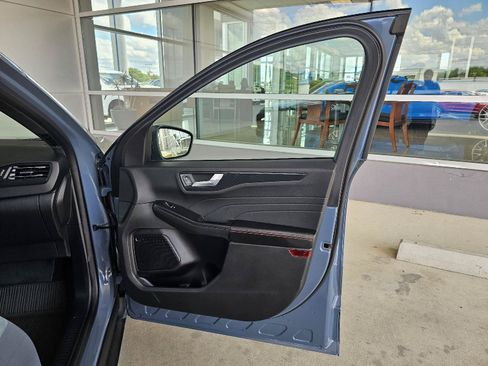 Used 2024 Ford Escape ST-Line w/ Tech Pack #1 AWD/4WD image 11