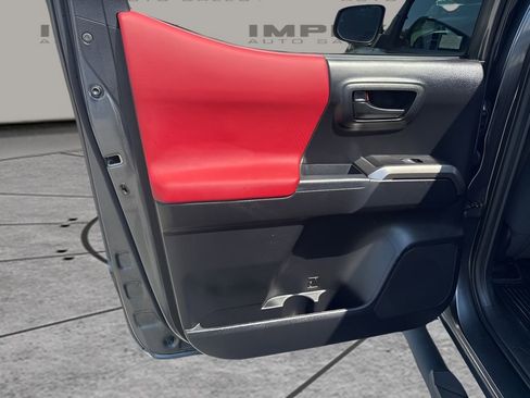 Used 2020 Toyota Tacoma SR5 RWD image 23