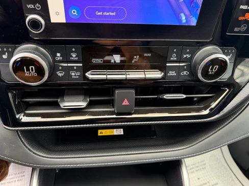 Used 2023 Toyota Highlander XSE AWD/4WD image 49