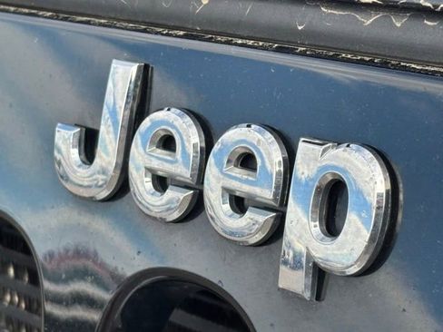 Used 2015 Jeep Wrangler Unlimited Sahara w/ Connectivity Group image 19