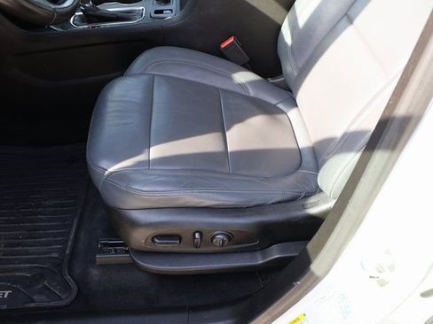 Used 2018 Chevrolet Traverse LT image 42