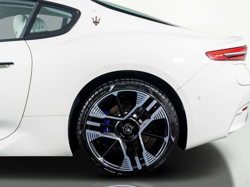 Used 2024 Maserati GranTurismo Folgore image 17