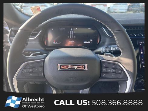 New 2025 Jeep Grand Cherokee Altitude AWD/4WD image 21