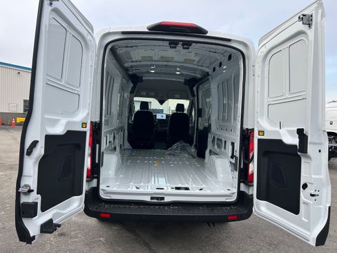 New 2026 Ford Transit 250 250 Medium Roof image 15