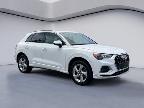 Used 2019 Audi Q3 2.0T Premium w/ Convenience Package AWD/4WD image 7