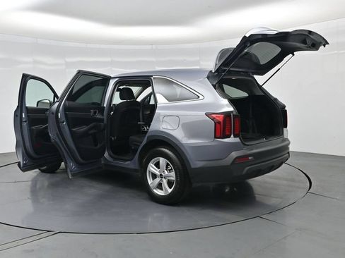Certified 2023 Kia Sorento LX FWD image 36