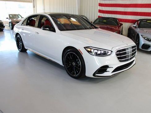 Used 2025 Mercedes-Benz S 580 4MATIC Sedan w/ AMG Line Package image 50