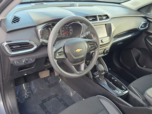 Used 2022 Chevrolet TrailBlazer LT FWD image 17
