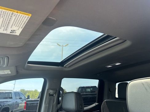 Used 2024 GMC Sierra 1500 Denali AWD/4WD image 18