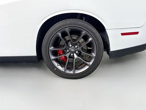 Used 2023 Dodge Challenger R/T w/ Performance Handling Group RWD image 18