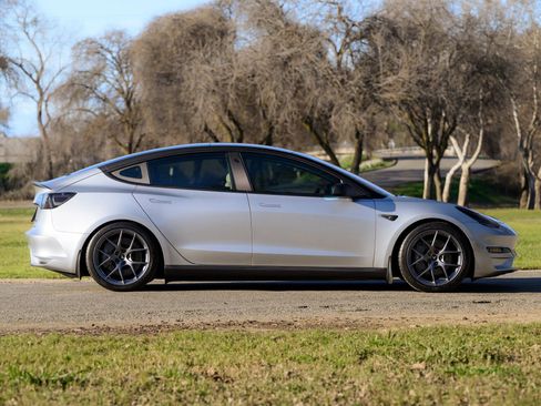 Used 2018 Tesla Model 3 Long Range AWD/4WD image 9