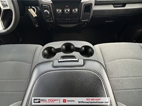 Used 2021 RAM 1500 Classic SLT image 9