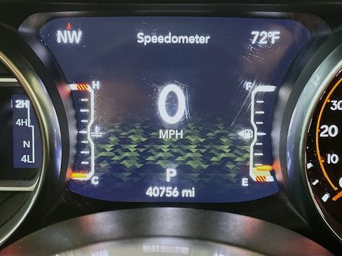 Used 2023 Jeep Gladiator Overland AWD/4WD image 15
