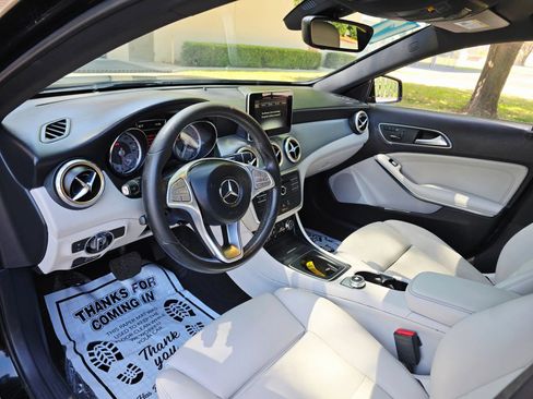 Used 2017 Mercedes-Benz GLA 250 image 16