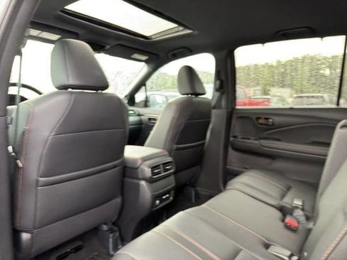 Used 2025 Honda Passport TrailSport image 12