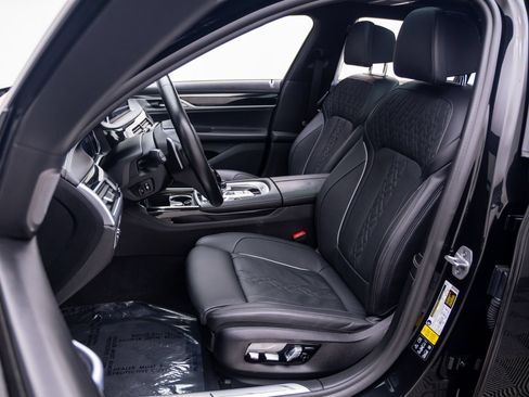 Used 2019 BMW 740i xDrive w/ Executive Package AWD/4WD image 17
