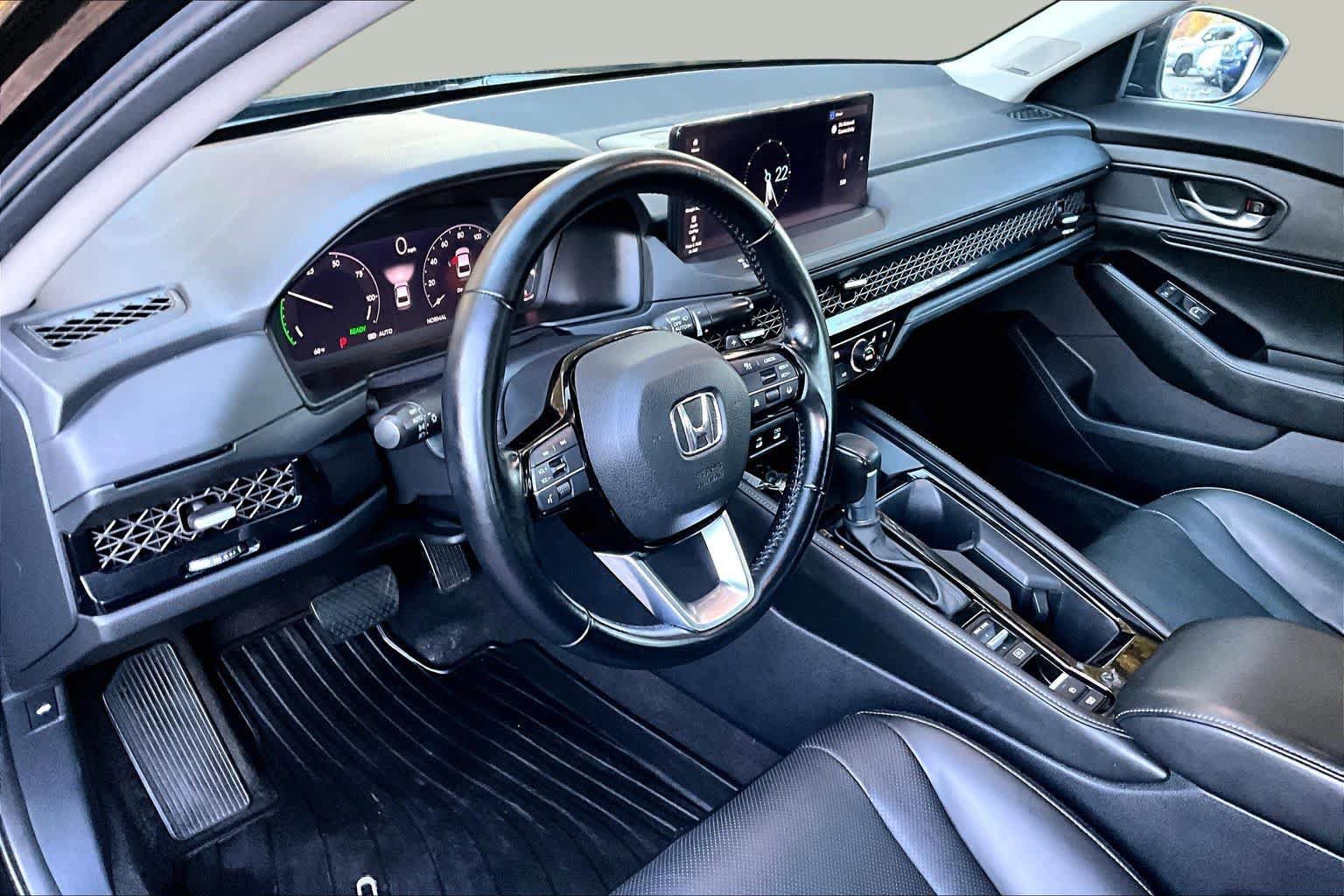 Used 2023 Honda Accord Touring image 16
