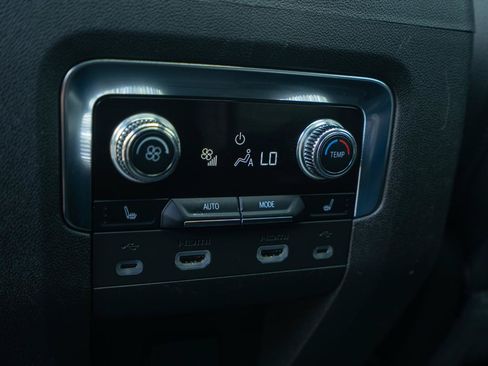 Used 2021 GMC Yukon XL Denali AWD/4WD image 27