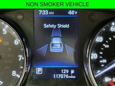 Used 2018 Nissan Rogue SV w/ Premium Package image 14