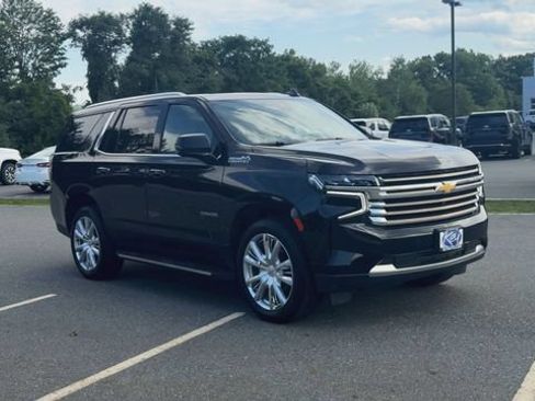 Used 2024 Chevrolet Tahoe High Country AWD/4WD image 2