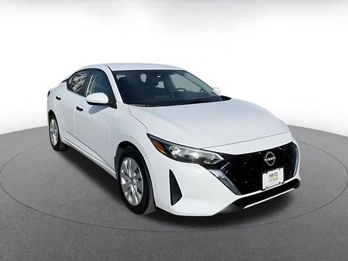 Used 2025 Nissan Sentra S image 3