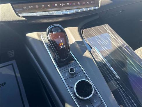 Used 2024 Cadillac Escalade V w/ LPO, ONYX Package image 26