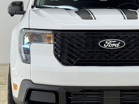 New 2025 Ford Maverick Lariat w/ Black Appearance Package image 11