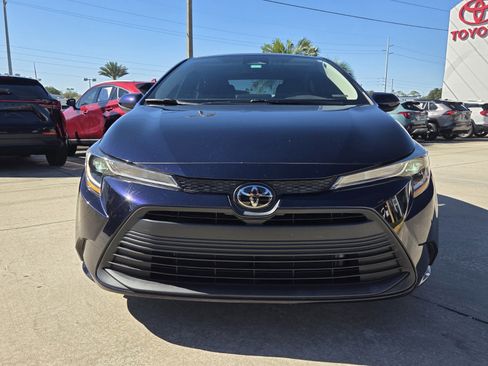Used 2023 Toyota Corolla LE image 2